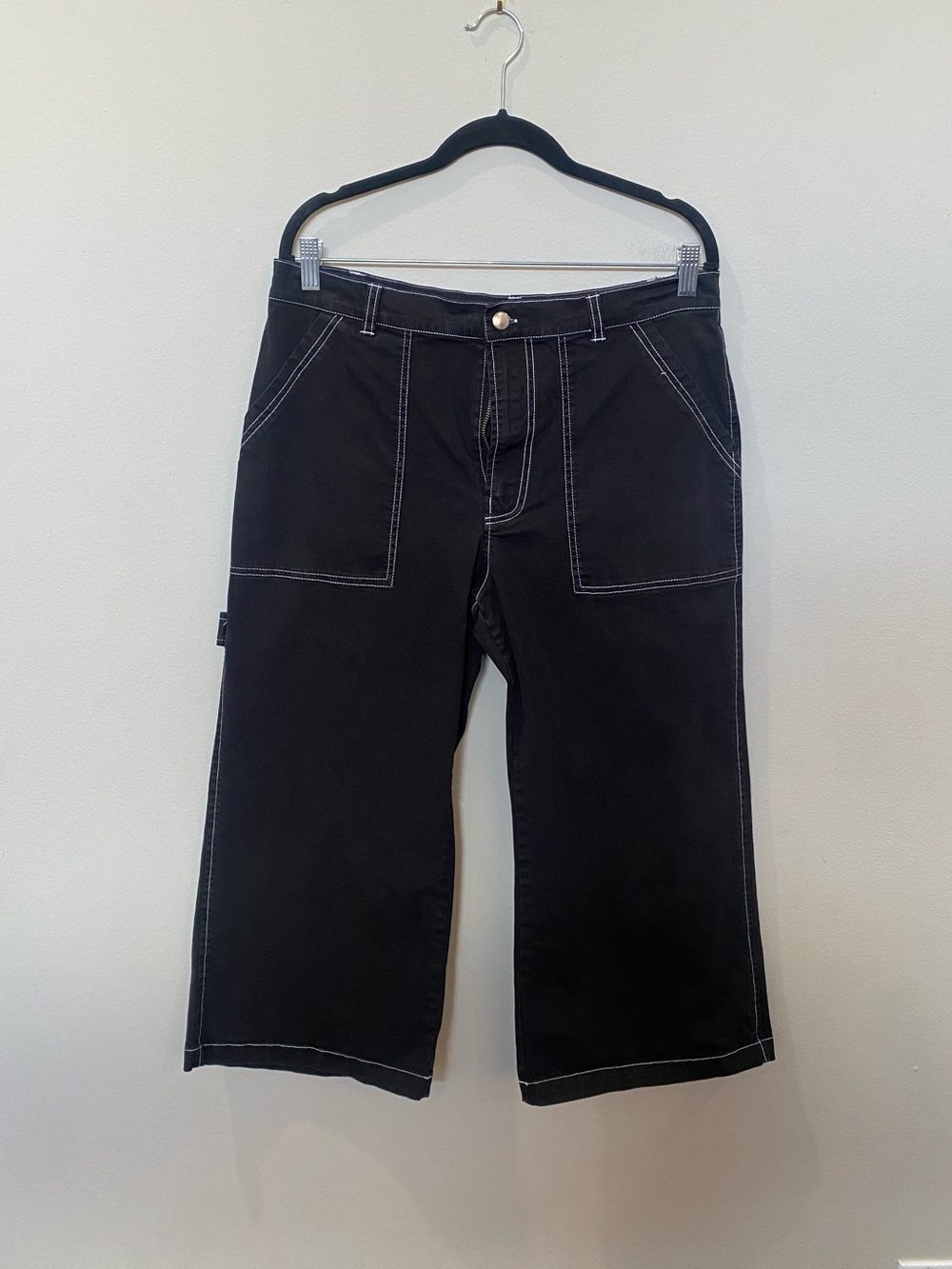 Wild Fable Black Wide-Leg High-Waist Capris with White Contrast Stitching